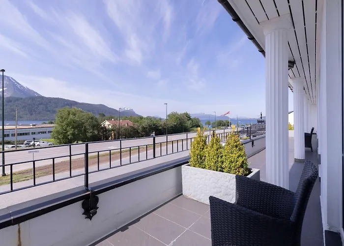 Aursnes Hotell